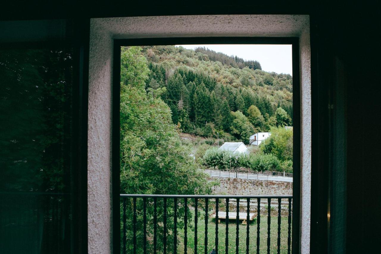 Hostal Iratibizkar Ochagavía Exterior photo